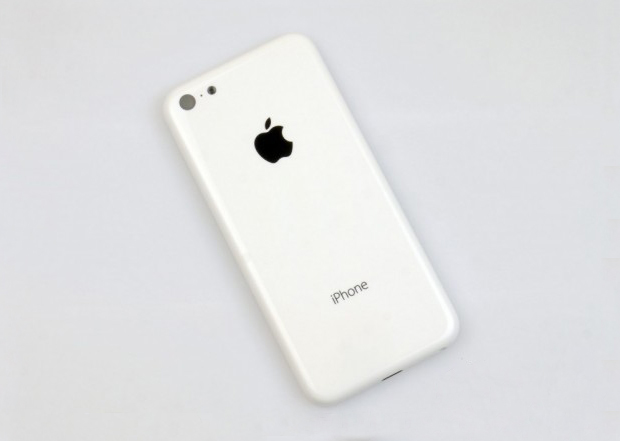 Photo de la coque arrière du futur iPhone low cost publiée par Techdy