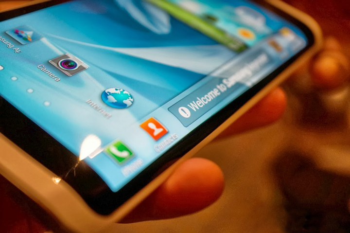 Samsung : un Galaxy Note 3 à écran incurvé présenté la semaine prochaine ?