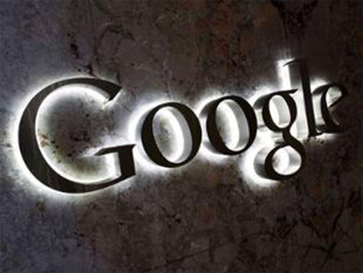 Google a commencé mercredi à tester des bandeaux publicitaires en haut de ses pages de recherche.