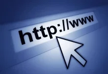 Une flèche de souris pointant sur une URL commençant par http://www, symbolisant l’adresse d’une page Internet