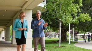 Virginia Rometty, PDG d'IBM et Tim Cook, directeur général d'Apple.