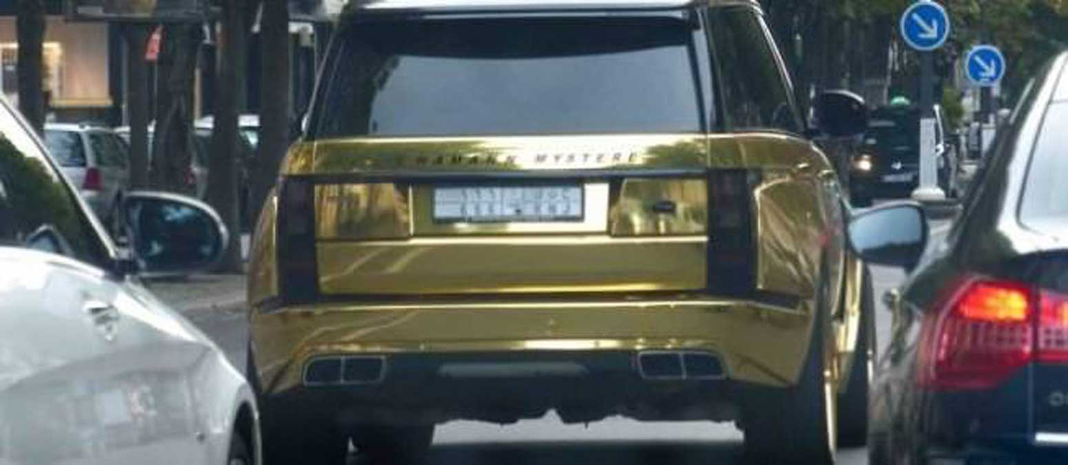 Les braqueurs du prince saoudien ne se sont pas intéressés à son Range Rover plaqué or ni même à sa Bugatti Veyron, bien plus "cotées" !