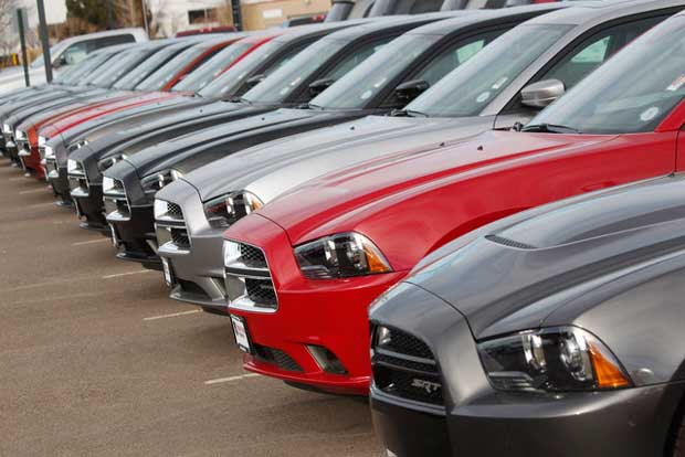 Chrysler rappelle plus de 900 000 véhicules
