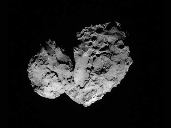 Image de la comete 67P Churyumov Gerasimenko prise par la sonde Rosetta