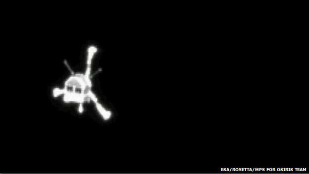Une des dernières vues de Philae avant qu'il se pose sur la comète, juste après avoir été séparé de Rosetta.