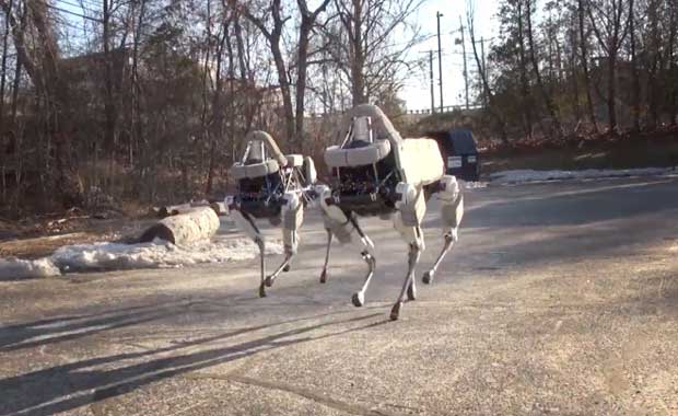 Boston Dynamics : un nouveau chien robot qui a gagné en agilité