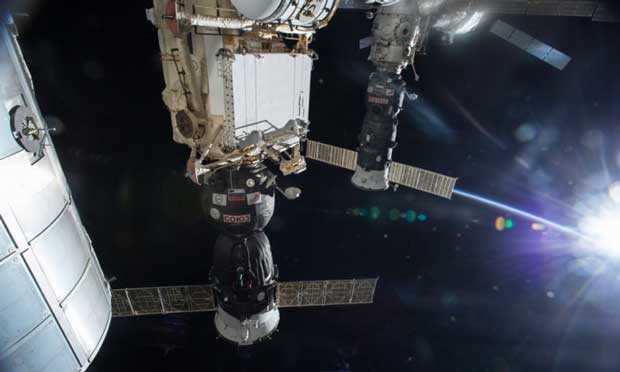 Un vaisseau Progress quitte l'ISS le 25 avril 2015.