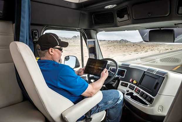 Le Nevada autorise le premier poids-lourd qui peut presque rouler sans chauffeur