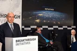 Stephen Hawking : 100 millions de dollars pour trouver un signe d'intelligence extraterrestre