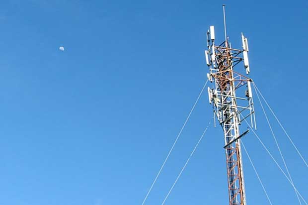 Bande des 700 MHz : les quatre opérateurs sont sur les rangs
