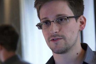 NSA : entrée très remarquée d'Edward Snowden sur Twitter