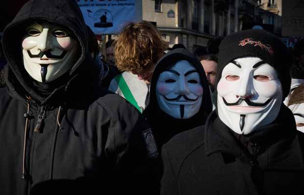 Trois Anonymous condamnés pour des attaques informatiques