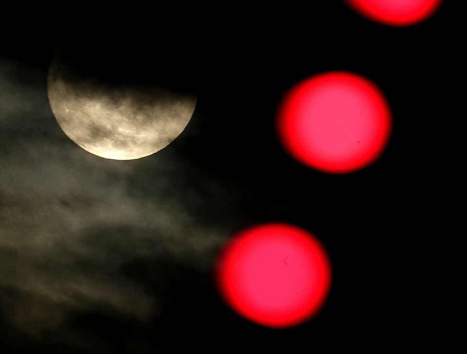 La pleine lune a culminé à 11h11 GMT. Ici, observée au Kansas le soir de Noël.