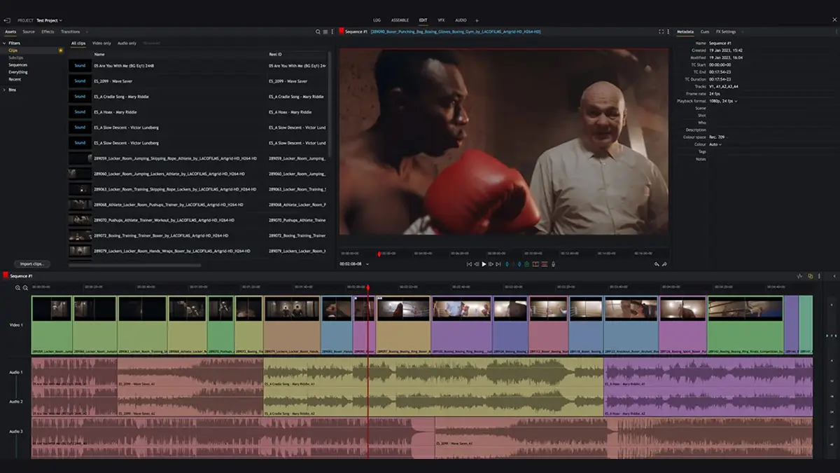 Interface du logiciel de montage vidéo gratuit Lightworks avec sa timeline multipiste et sa fenêtre de prévisualisation de projet.
