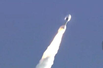 Hope Mars, une fusée lancée du Japon a transporté la sonde des Émirats arabes unis dans l'espace.