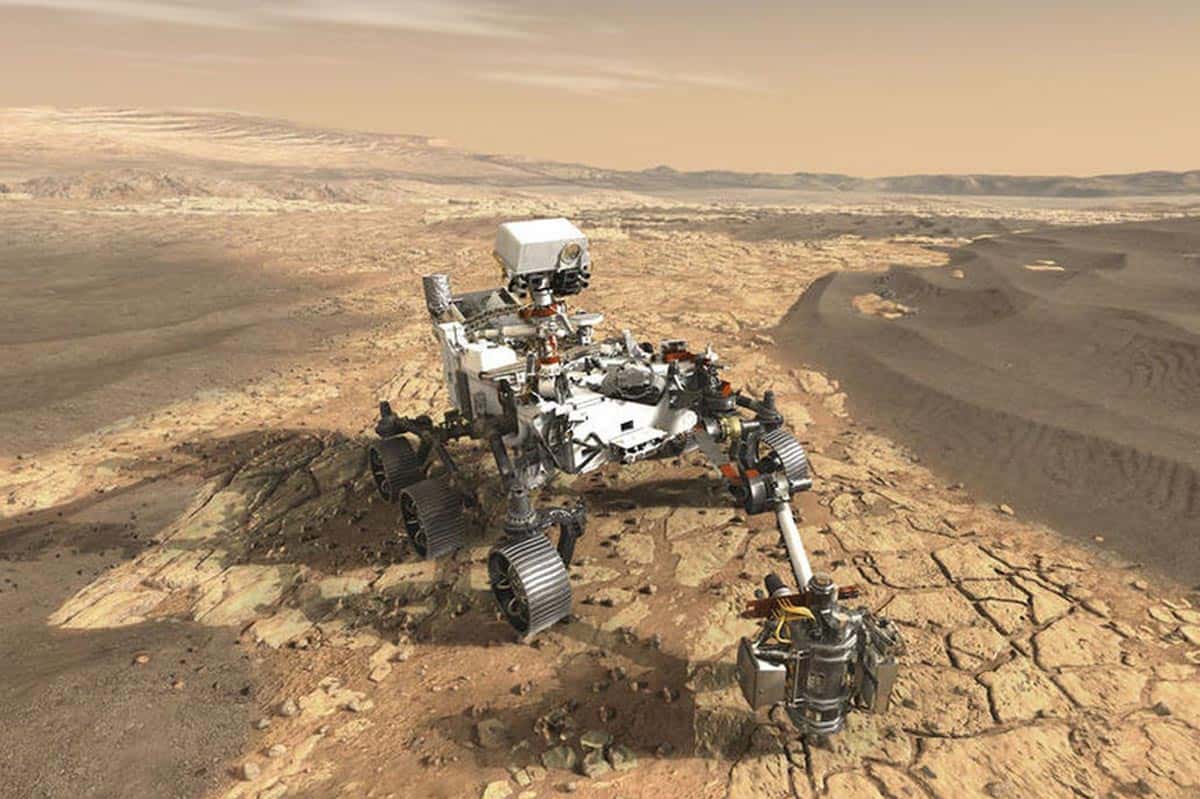 Persévérance est le véhicule le plus lourd jamais envoyé sur le sol martien, avec des caméras, des outils et des capteurs, un laboratoire mobile créé à l'image du rover Curiosity, qui parcourt toujours la surface de Mars.