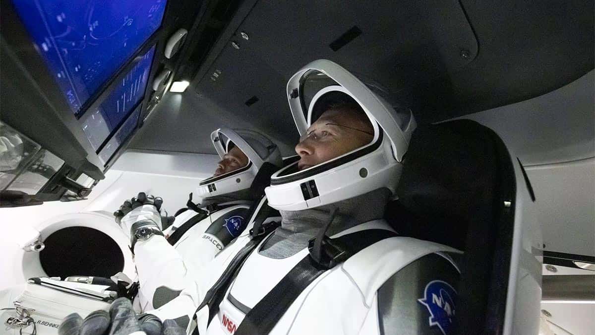 Les astronautes Bob Behnken et Doug Hurley avant leur voyage dans l'espace le 27 mai 2020