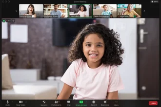 Mode Focus de Zoom côté hôte lors d’une réunion en visioconférence, avec l’animateur visible et les participants masqués entre eux