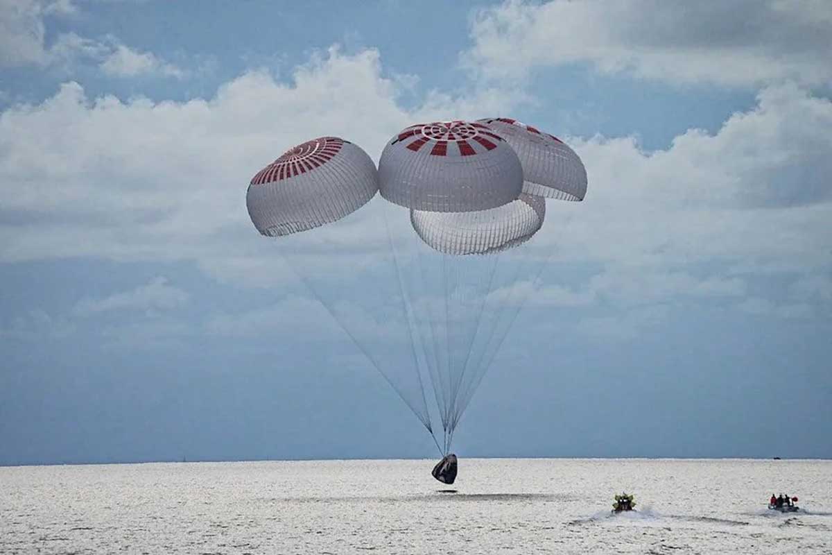 SpaceX Inspiration4 : le premier vaisseau spatial entièrement civil au monde arrive sur Terre