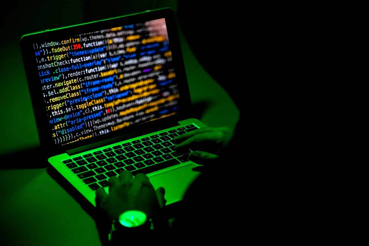 Des pirates informatiques offrent un accès aux documents et bases de données du gouvernement argentin 1 Des pirates informatiques ont eu accès aux documents et aux bases de données du gouvernement argentin.