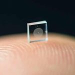 La caméra de la taille d'un grain de sel. (Université de Princeton)