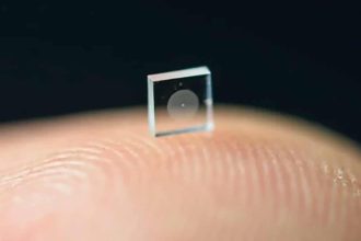 La caméra de la taille d'un grain de sel. (Université de Princeton)