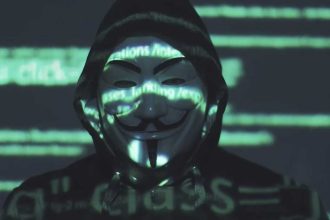 Les Anonymous attaquent des sites web russes.