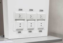 Les ports de charge USB publics peuvent constituer un risque pour la vie privée