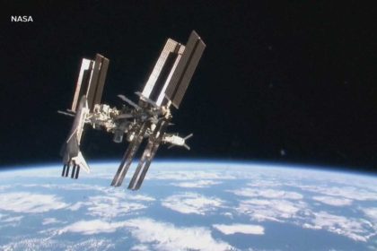Le dirigeant de l'Agence spatiale russe a menacé de larguer l'astronaute américain Mark Vande Hei à la Station spatiale internationale dans une vidéo diffusée sur les médias sociaux.