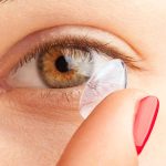Les moniteurs et les caméras peuvent être cachés dans vos yeux