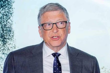 Bill Gates prédit que l'IA apprendra bientôt aux enfants à lire