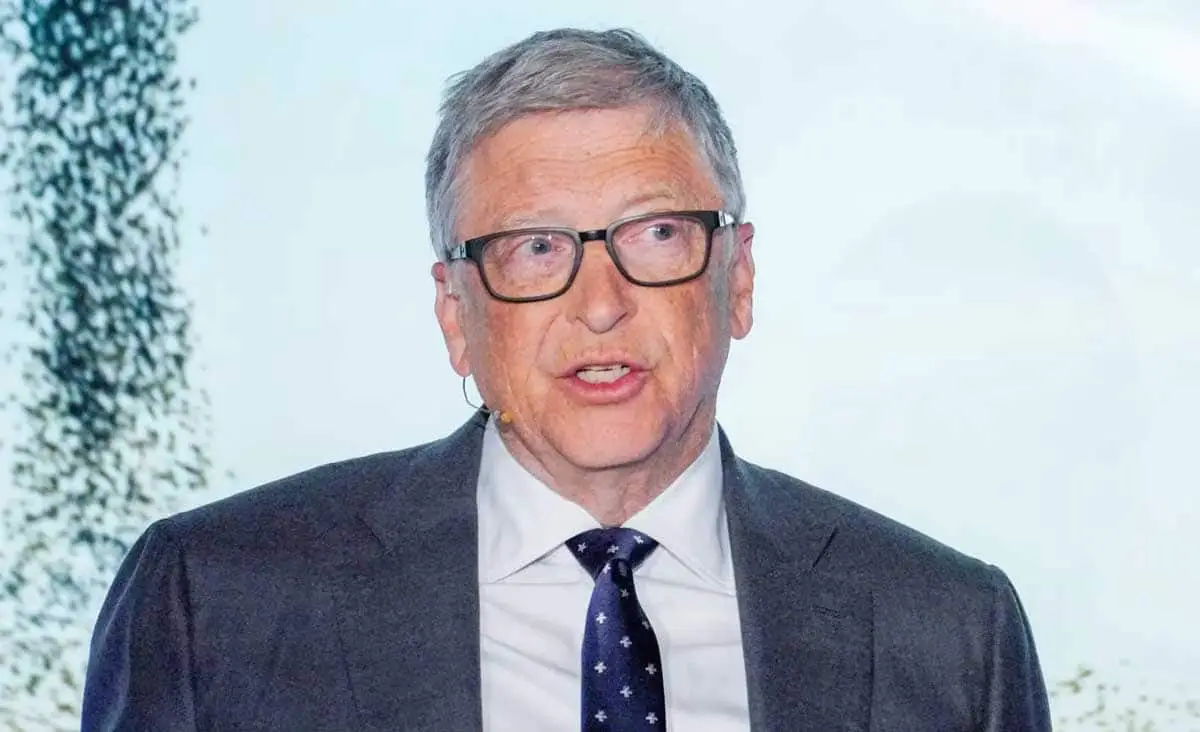 Bill Gates prédit que l'IA apprendra bientôt aux enfants à lire