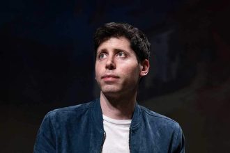 Sam Altman reprend la direction d'OpenAI après un revirement stratégique