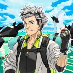 Professeur Willow tenant une Pokéball avec Dusk Mane Necrozma et Dawn Wings Necrozma en arrière-plan sous un ciel bleu.