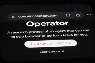 Interface ChatGPT Operator : Agent IA autonome avec navigateur web intégré