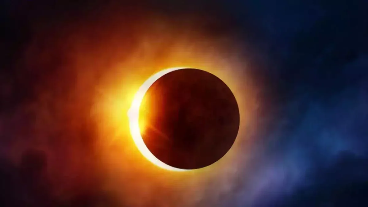 Éclipse solaire partielle avec halo lumineux, évoquant les cornes du diable