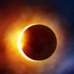 Éclipse solaire partielle avec halo lumineux, évoquant les cornes du diable