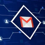 Icône Gmail au centre d’un réseau d’utilisateurs connectés, sur fond de code numérique.