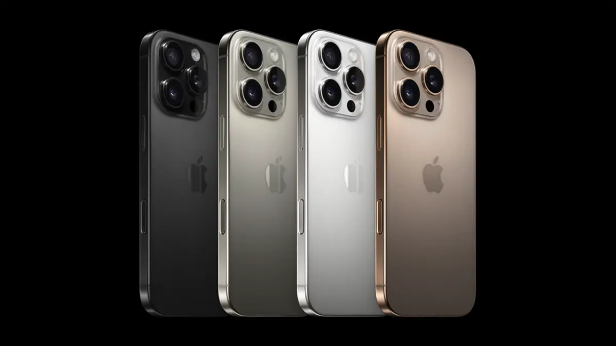iPhone 16 Pro et 16 Pro Max affichés en quatre coloris avec dos en titane et triple caméra