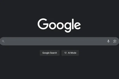 Interface de Google avec bouton Mode IA activé sur fond sombre, illustrant la nouvelle expérience de recherche par intelligence artificielle