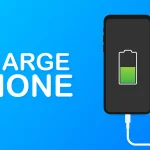 Smartphone en cours de chargement, branché à une prise USB sur fond bleu