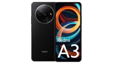 Smartphone Xiaomi Redmi A3 noir affiché de face et de dos, écran allumé
