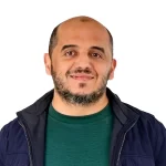 Portrait du journaliste marocain Mohamed Karim Kifal sur fond blanc