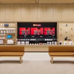 Espace Apple Music et HomePod dans un Apple Store, illustration des annonces Apple d’octobre.