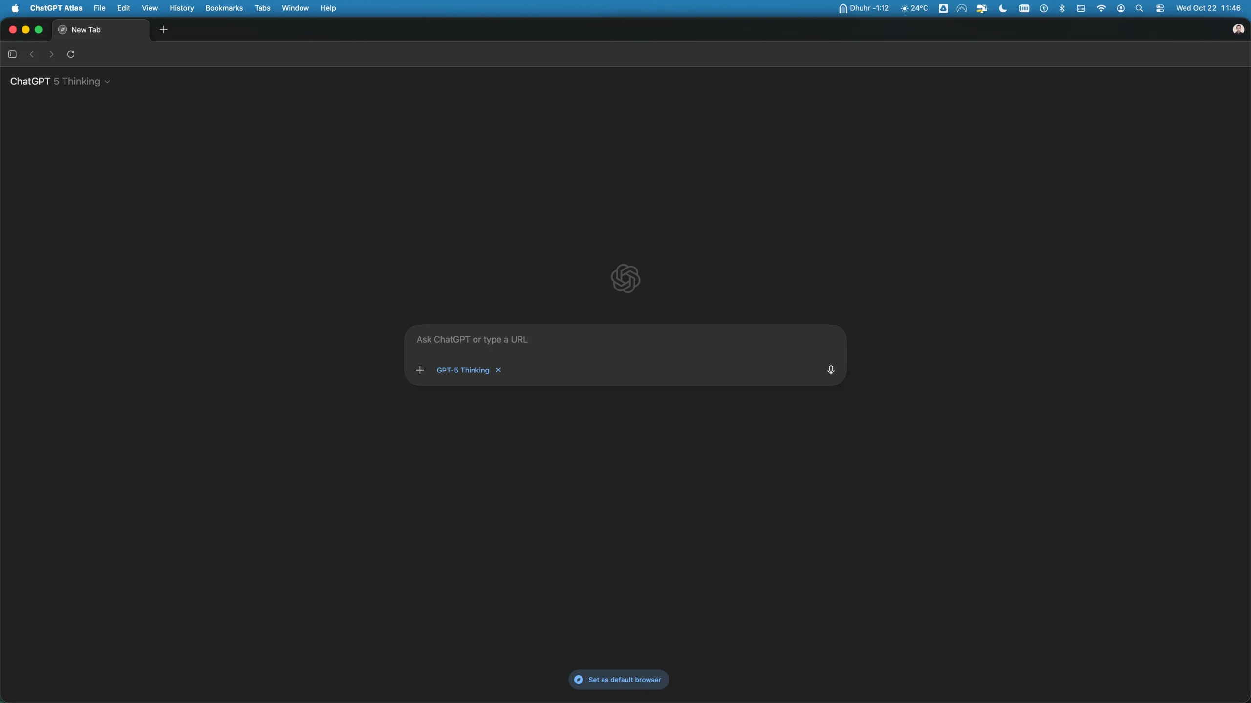 Nouvel onglet de ChatGPT Atlas sur macOS avec champ de requête central et rappel définir comme navigateur par défaut.