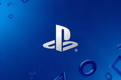 Logo PlayStation sur fond bleu illustrant les sorties PS5 et PS4 de la semaine