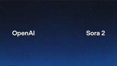 Logo d’OpenAI et mention Sora 2 sur fond nocturne étoilé