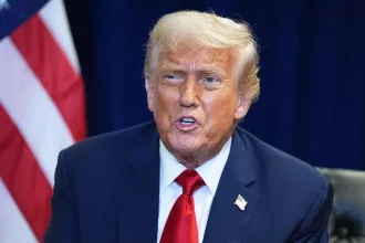 Responsable politique s’exprime, contexte de l’ordre exécutif visant antifa