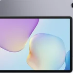 Montre connectée Huawei GT6 avec cadran vert et bracelet assorti sur fond clair.