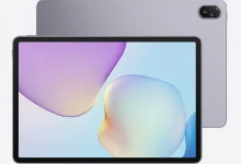 Montre connectée Huawei GT6 avec cadran vert et bracelet assorti sur fond clair.